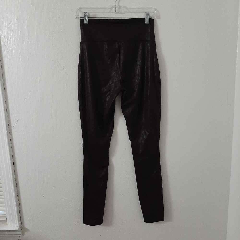 Assets by Spanx Faux Leather Crackle Leggings Hi Rise Wine Black Medium - Picture 3 of 8